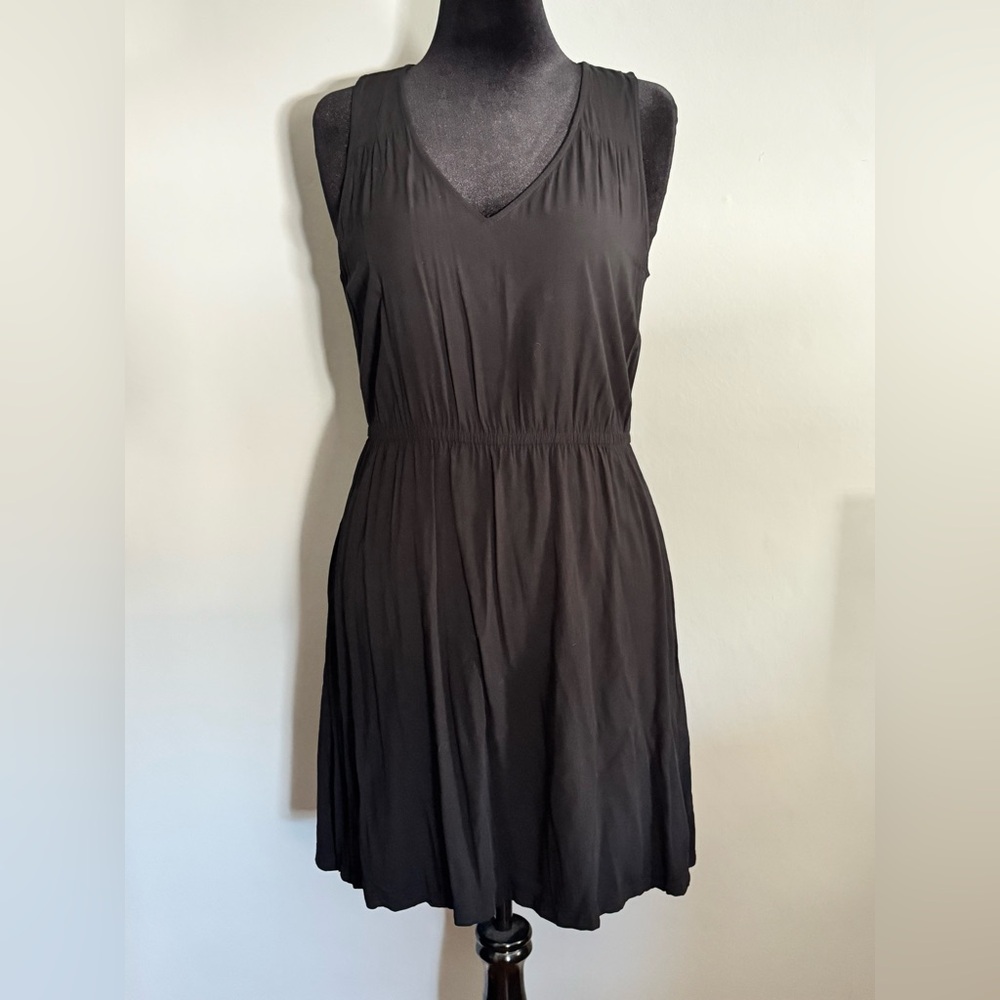 Old Navy Classic Black V-neck Dress - Size Large